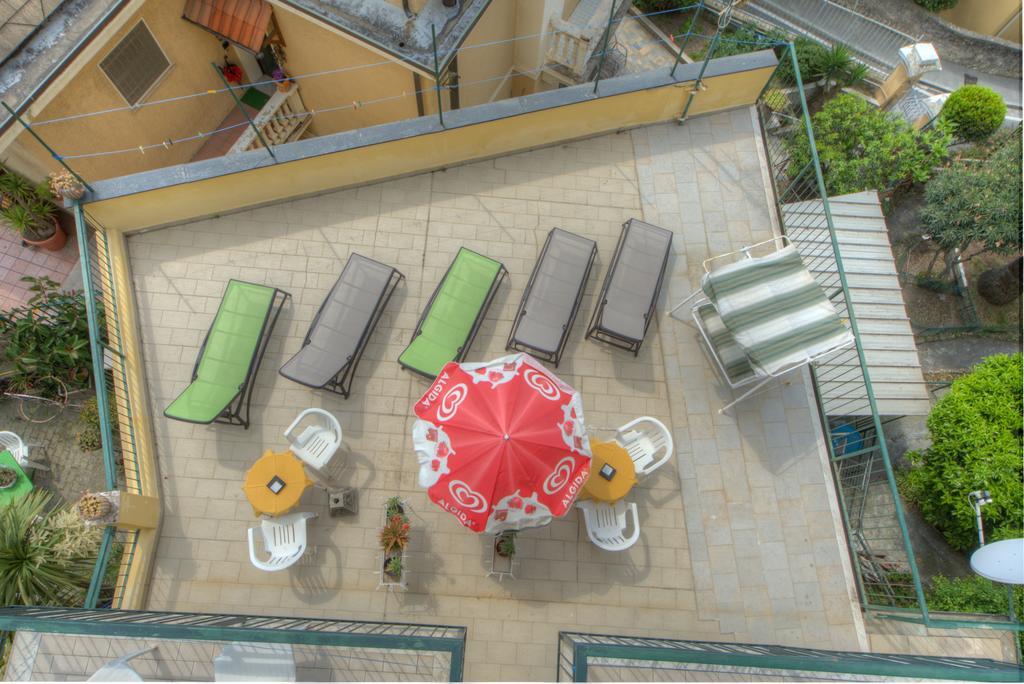 Hotel Deutsche Familien فينالي ليغوري المظهر الخارجي الصورة